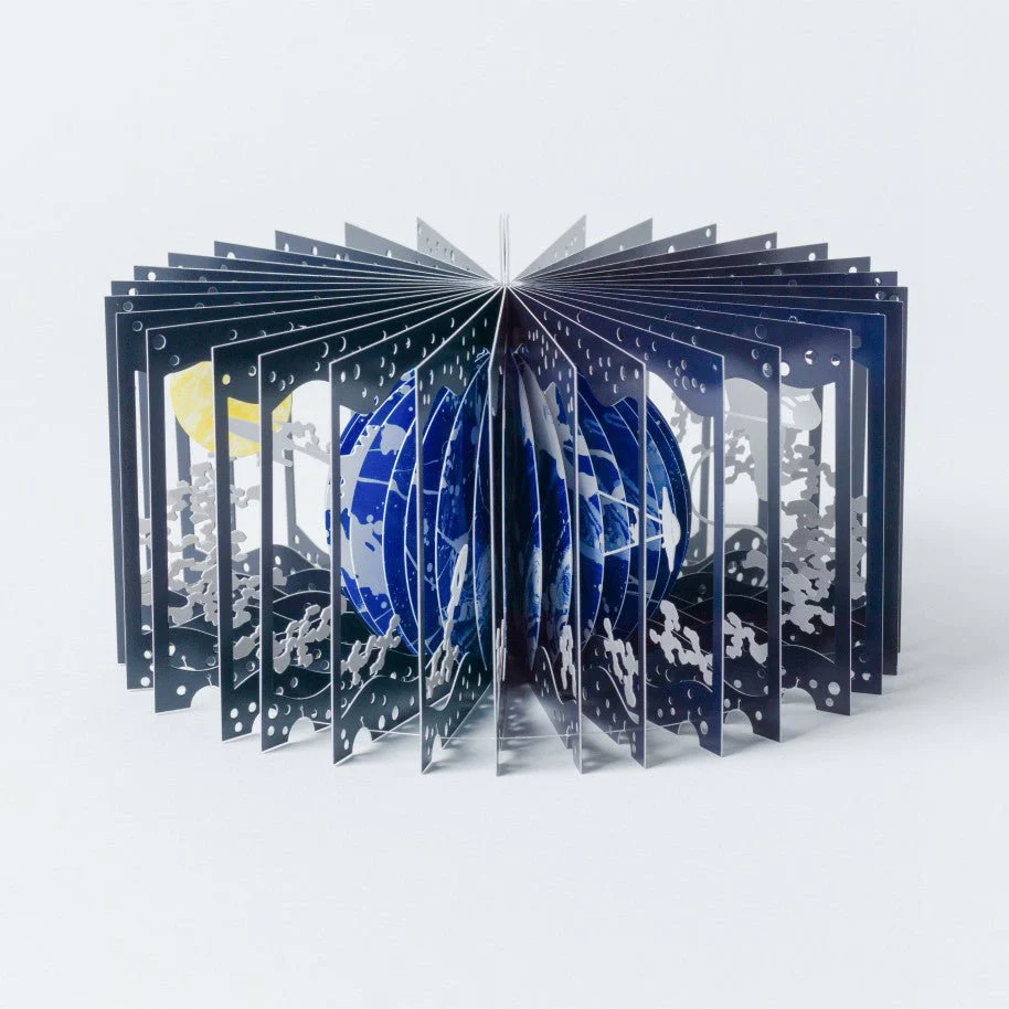 360° BOOK Earth and Moon / Seigensha