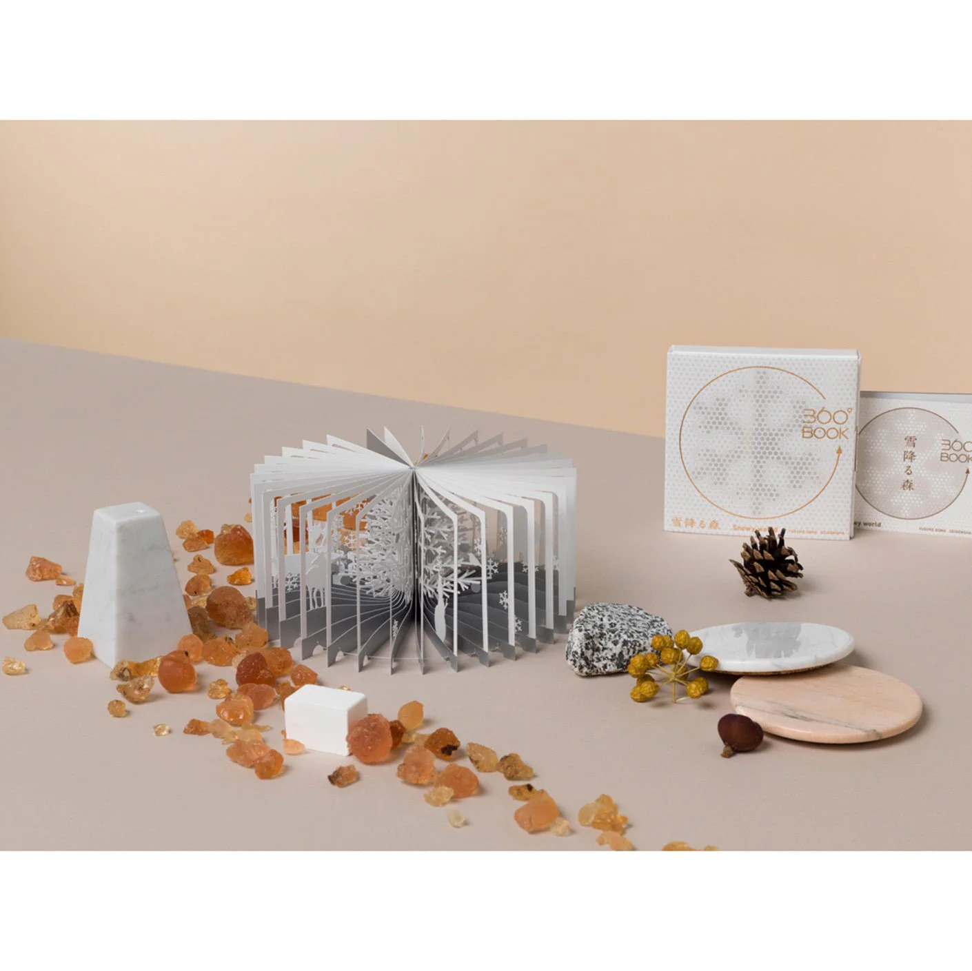 360° BOOK Snow Falling Forest / Seigensha - Image 8