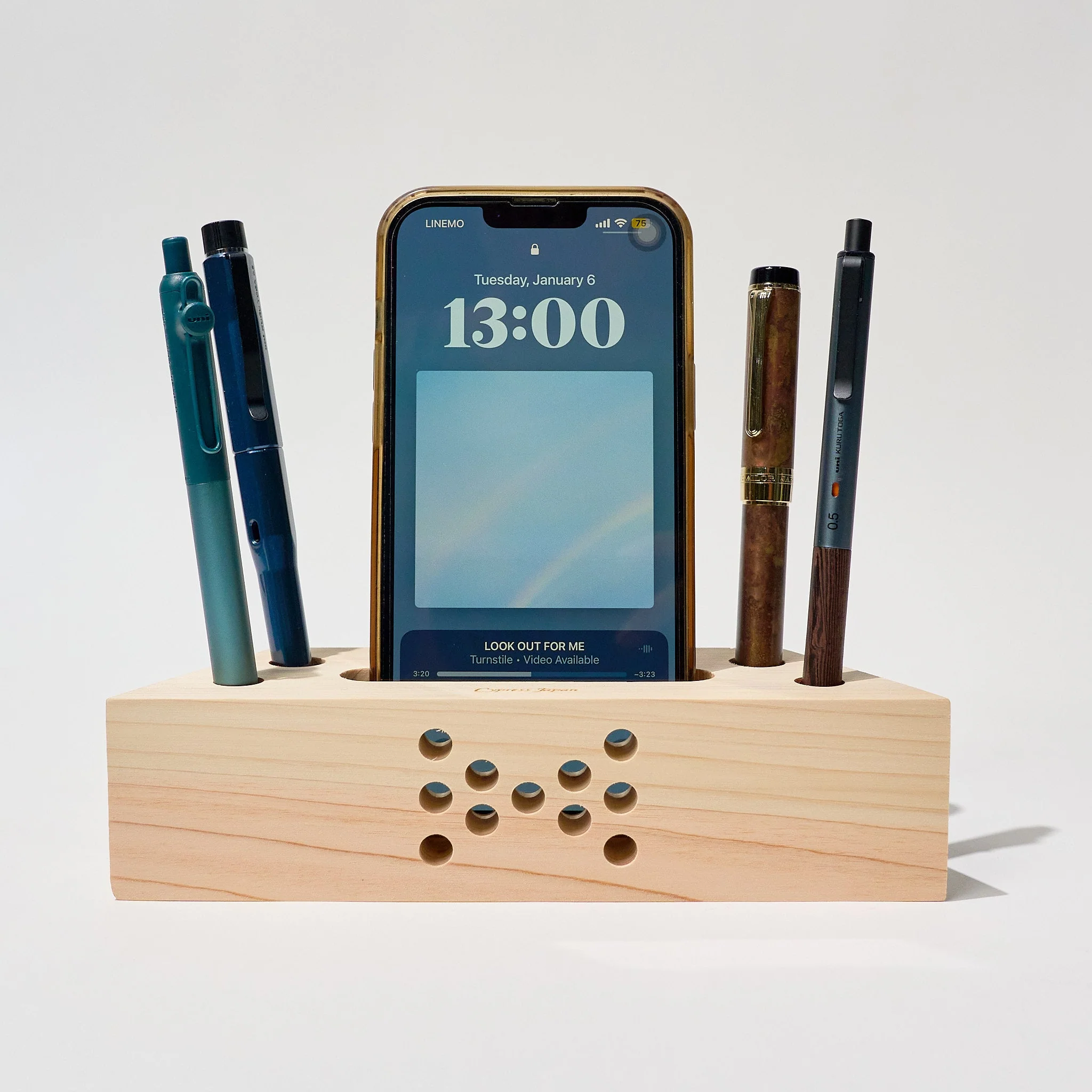 Hinoki Wood Phone Sound Amplifier and Stand / Cypress Japan - Image 3